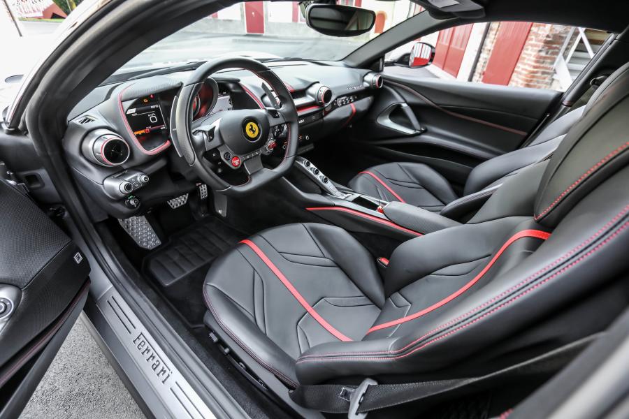 Интерьер Ferrari 812 Superfast 2017 года  (фото 73 из 91)